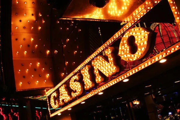 Joker Gaming slot interface on daun mobile showing reel symbols, bet control, and spin button